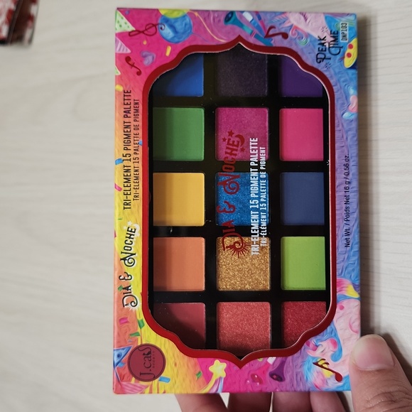 J. Cat Beauty Dia & Noche 💚Peak Time🩵 Eyeshadow Palette 💖💙15 colors 💜🧡 NEW - Picture 2 of 5